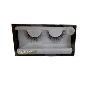 VELOUR – “Lash Next Door”